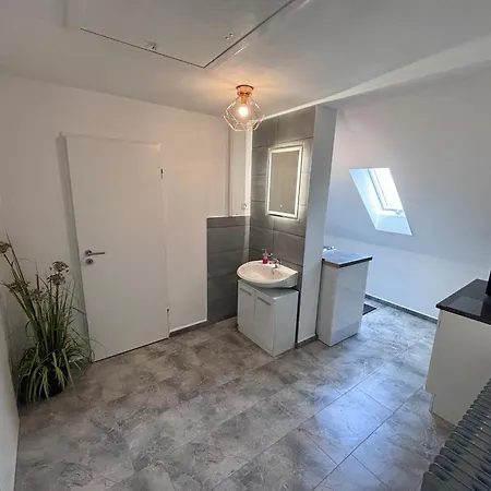 Fuer 4 Personen Nahe Frankfurt Wlan Kueche