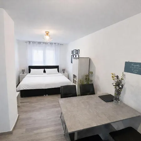 Fuer 4 Personen Nahe Frankfurt Wlan Kueche